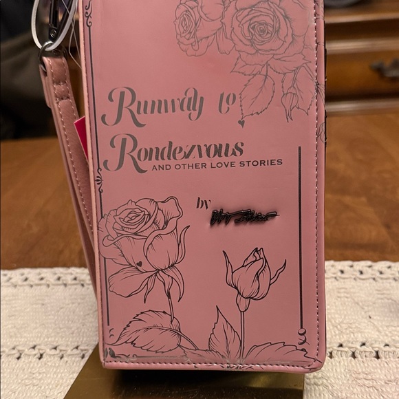 Betsy Johnson Pink 'Runway to Rendezvous' Floral Wristlet Wallet NWT - Picture 2 of 9